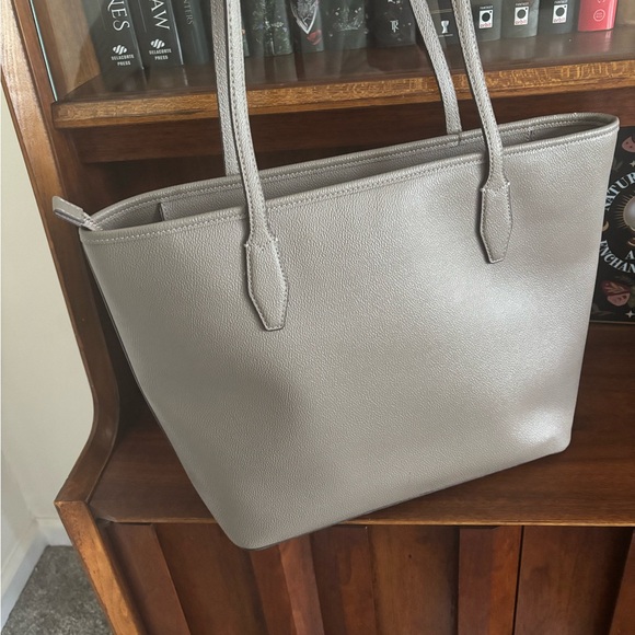 Kate Spade ♠️ Lori Taupe Textured Tote Bag - Picture 4 of 6